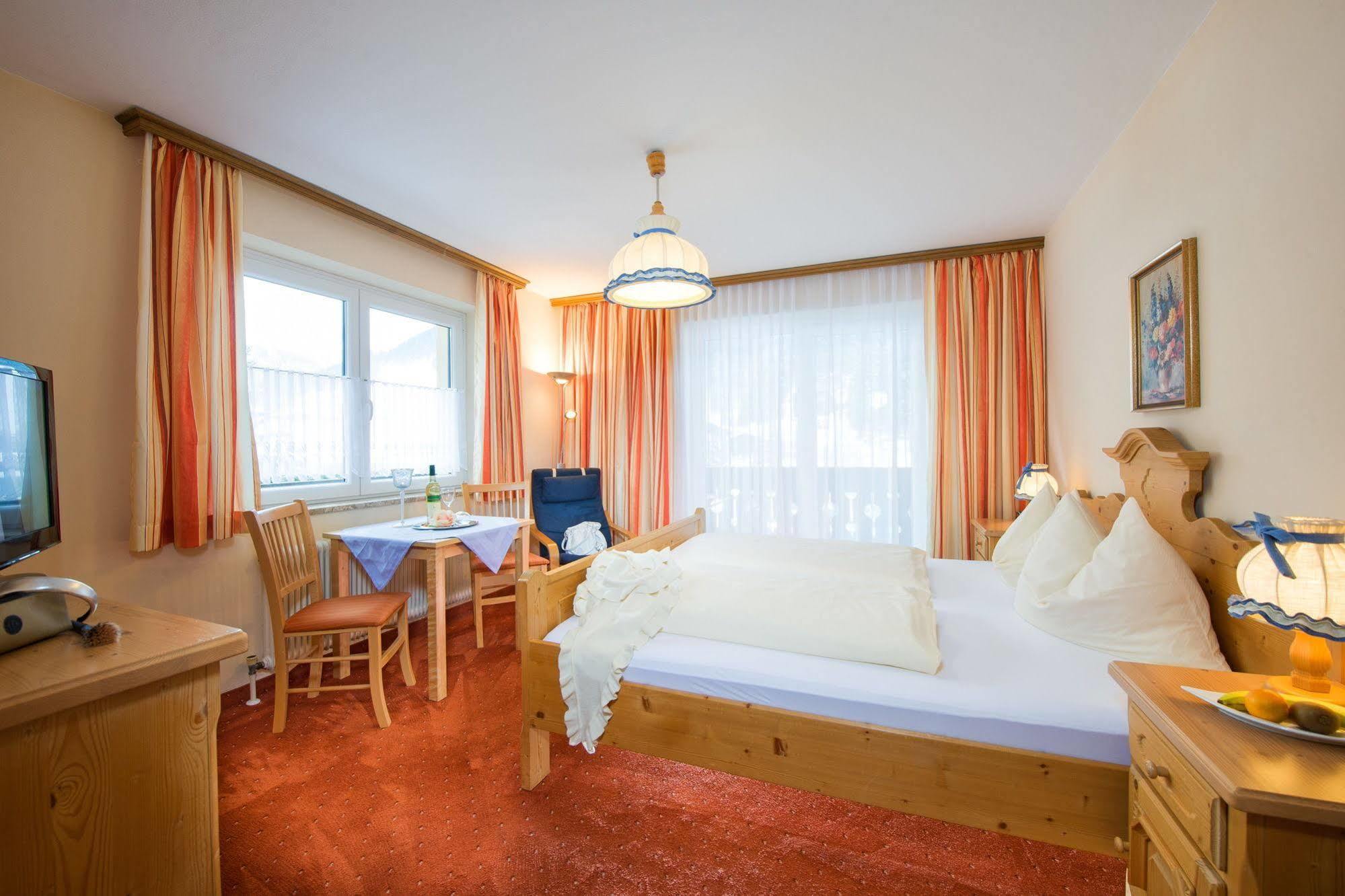 Pension St.Leonhard Bad Gastein Exterior photo